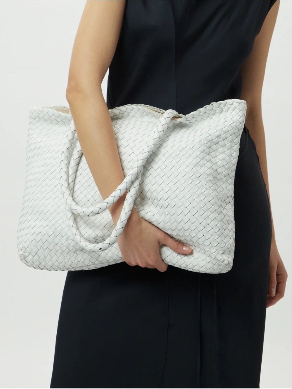 Brand New- Milaner Italia The Classic Elena Woven Handbag in White Nappa 🤍🕊️